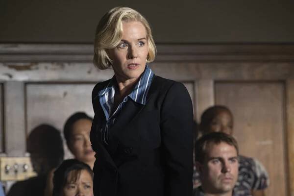 Riverdale - Season 3 - Kapitola 36: „Svátek práce“ - Z filmu - Penelope Ann Miller
