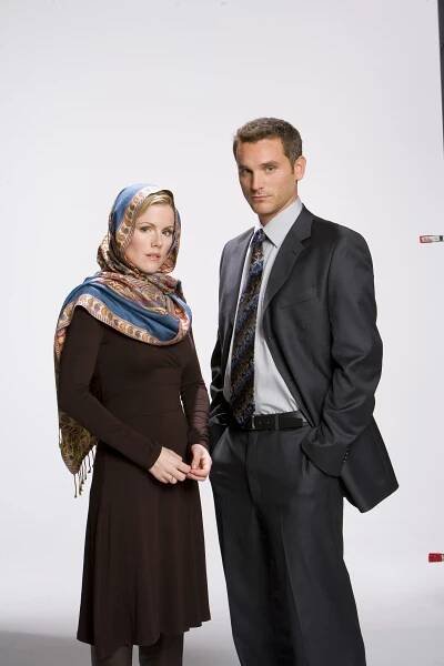 Kathleen Robertson, Chris William Martin - Terorista od vedle - Promo