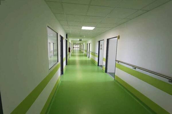Mostecká nemocnice očekává větší zájem o porodnici, statistika je příznivá