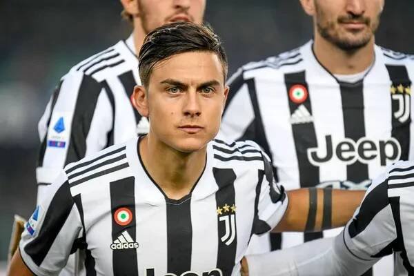 Paulo Dybala (Juventus) portrét během italského fotbalu Serie A zápas Hellas Verona FC vs Juventus FC na stadionu Marcantonio Bentegodi ve Veroně, Itálie, 30. října 2021 - kredit: Ettore Griffoni — Stock obrázek