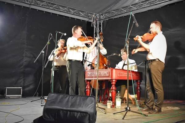 Folklórní večer s CM Slovácko mladší z Mikulčic | 
