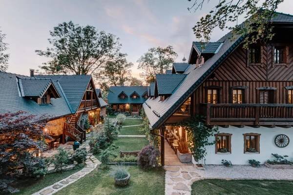 Romantický wellness pobyt v Krkonoších s 5chodovou večeří - Image 2