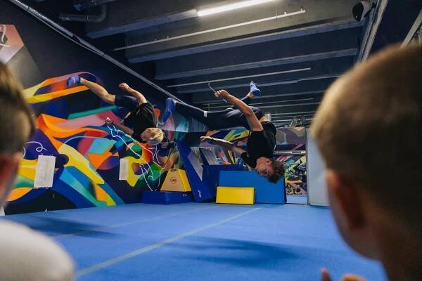Vstupy nebo permanentky do Jump Academy Olomouc: trampolíny, parkour zóna i 9D kino