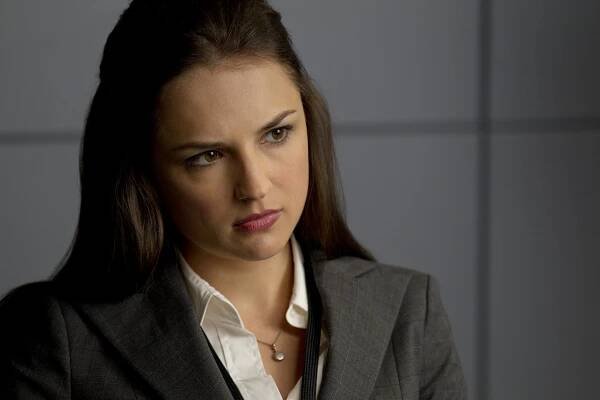 Prozíravost - Pilot - Z filmu - Rachael Leigh Cook