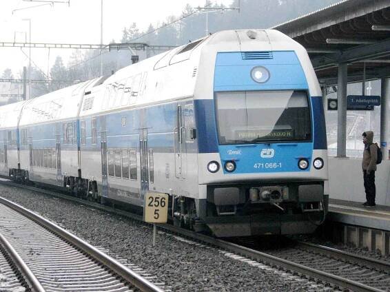 Splnění slibu. Invalidé třetího stupně budou mít od července levnější jízdné