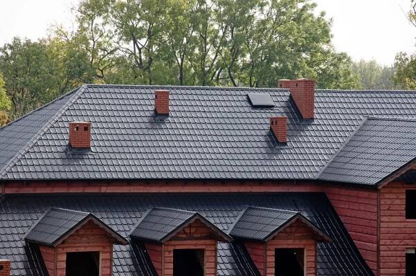 Why you should hire a professional tile roofing contractor - VR Roofing
