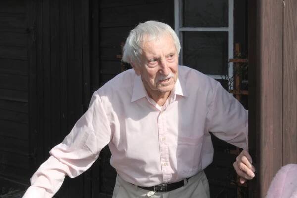 Lubomír Kostelka slaví 90 let na statku v Kamberku