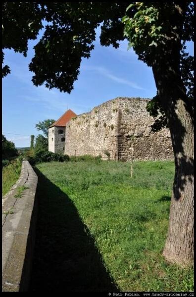 Hrad Levice – Levický hrad / hrady-zriceniny.cz