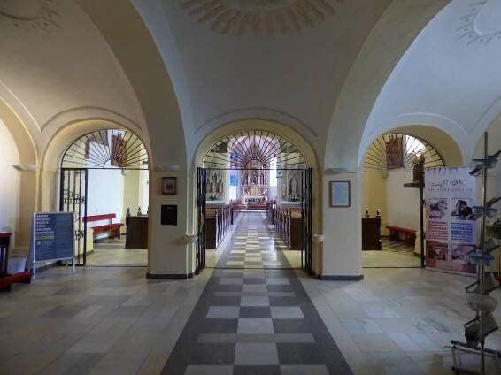Kostol Všetkých svätých (Humenné) – Wikipédia