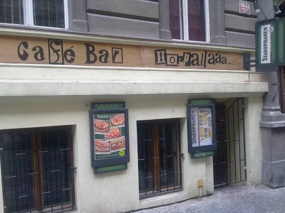 Café Bar Hoppallaaa foto 2