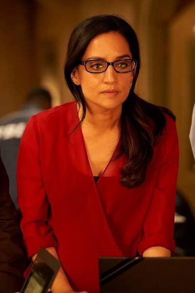 Osudové cesty - Demoliční koule - Z filmu - Archie Panjabi
