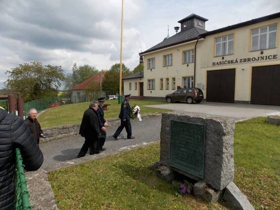 Kladení věnců v Plánici 5.5.2019 - Oficiální stránky města Plánice