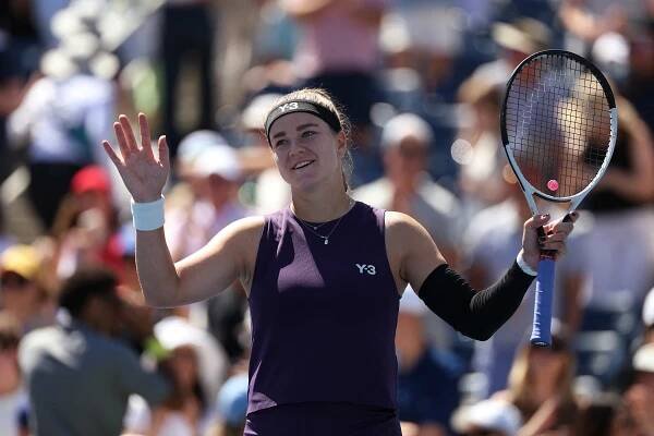 Do osmifinále US Open míří Muchová, derby s chybující Noskovou otočila