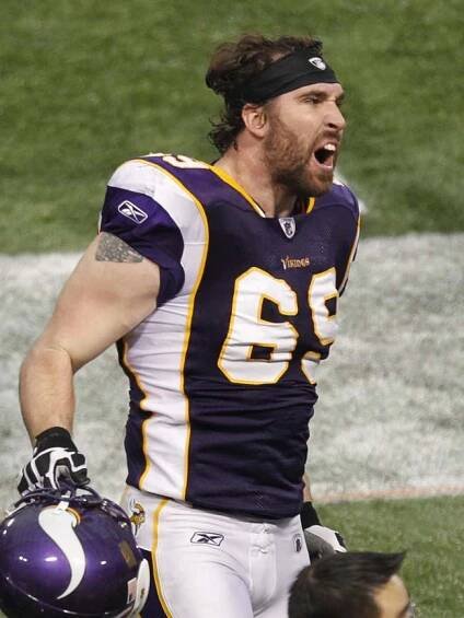 Vikings’ Jared Allen breaks franchise sacks record