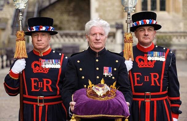 Meet the Man Who Will Light Up the World for Queen Elizabeth's Platinum Jubilee