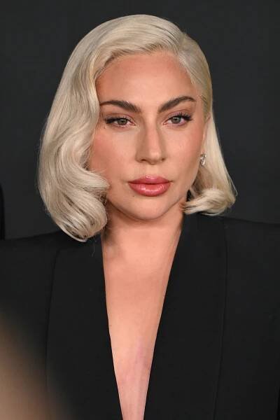 Lady Gaga Is Almost Unrecognisable With Black Hair And Bleached Brows