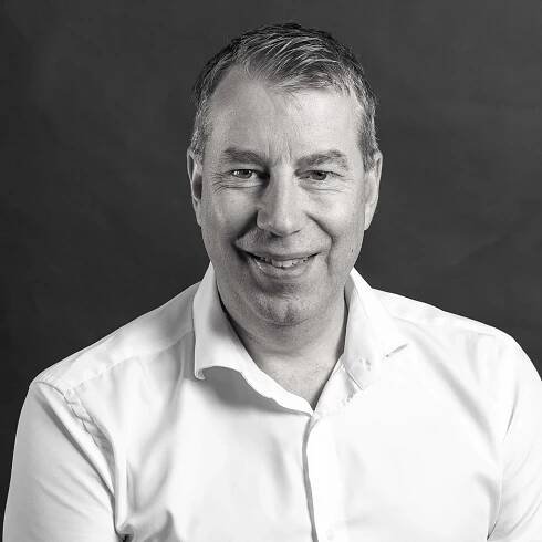 Competent staff across Europe | Enoc System