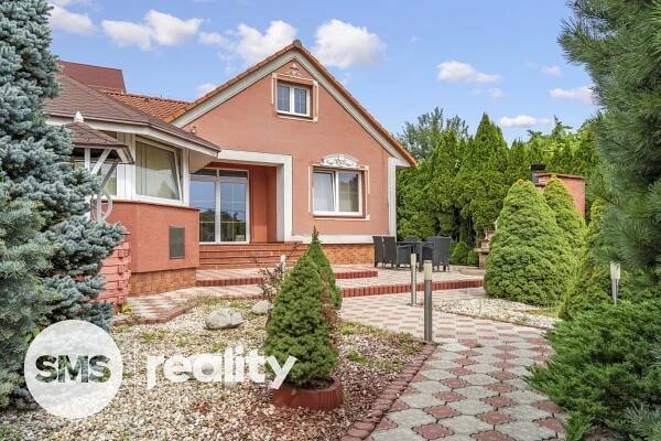 Rodinné sídlo s privátním wellness v prestižní části Ostravy | SMS reality s.r.o.