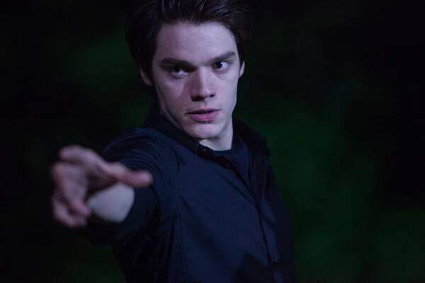 Vampire Academy - Z filmu - Dominic Sherwood
