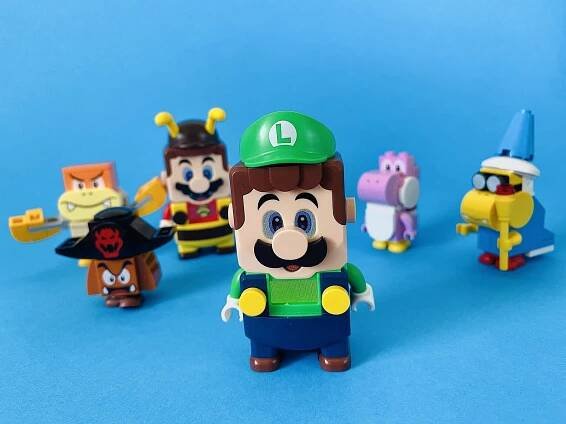 LEGO Mario získá parťáka Luigiho a rozkládací loď, kterou budete chtít
