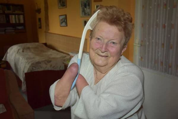 Zemřela Anna Váchalová (†92): Matka jí uřízla obě ruce!