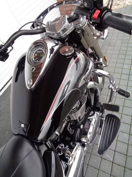 TRIUMPH Thunderbird 1700 COMMANDER. – PRODÁNO ! – Moto Kuňka