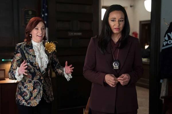 Elsbeth. Carrie Preston as Elsbeth Tascioni and Carra Patterson as Kaya Blanke