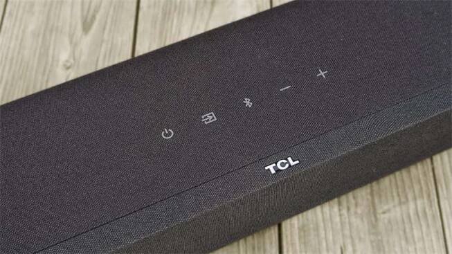 Soundbar TCL 8132-ovládací prvky.jpg