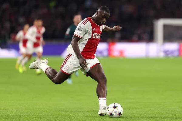 Ajax prepares for Brian Brobbey's departure and is inquiring about a new striker - Get Belgian & Dutch Football News