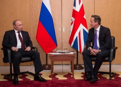 Cameron nepodal Putinovi ruku a vyzval ho ke změně