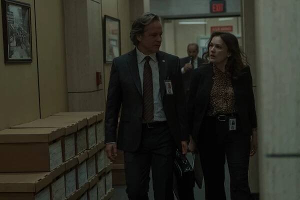 Peter Sarsgaard, Virginia Kull - Nedostatek důkazů - Břemeno - Z filmu