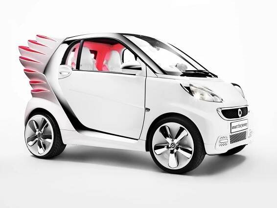 Jeremy Scott dal smartu krídla