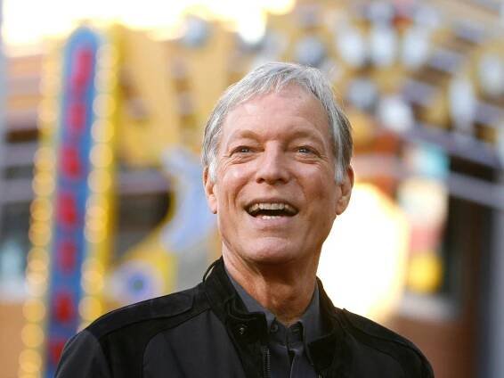 V 90 letech zemřel herec Richard Chamberlain. Diváci ho znají jako mušketýra či zamilovaného kněze