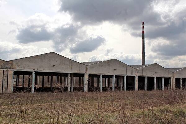 Do Táborských kasáren se bezdomovci vracejí jako bumerang. Jeden objekt zapálili