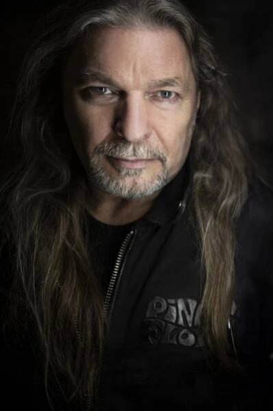 Petr Kolář vydal akustické album Tajný místa | topvip.cz