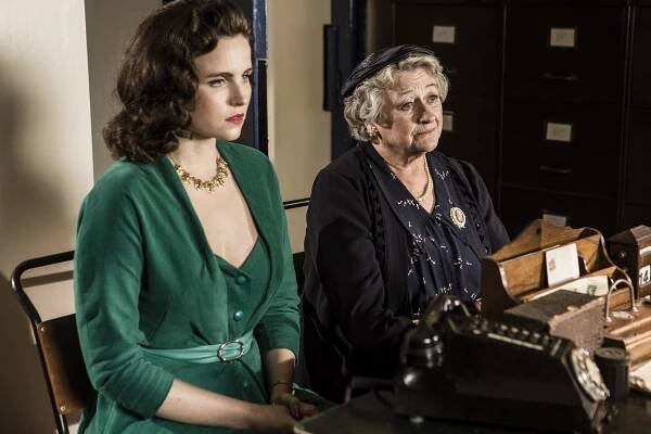 Otec Brown - Orel a kavka - Z filmu - Emer Kenny, Sorcha Cusack