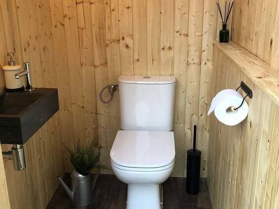 Venkovní WC - chata k pronajmutí Zubří - foto 20