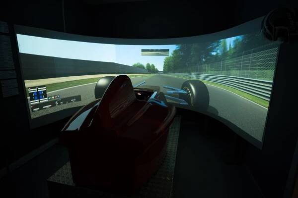 Automobilové simulátory | realne-simulatory.cz