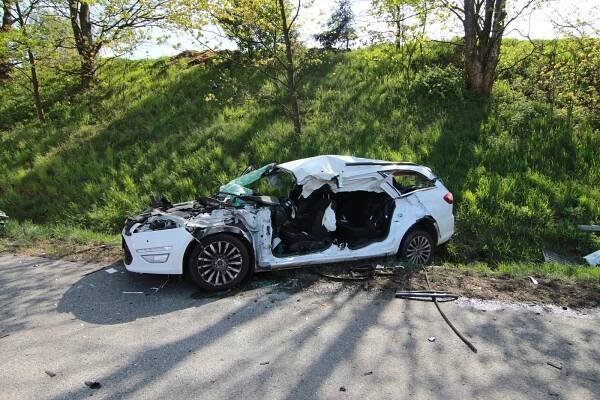 Vážná nehoda čtyř vozidel se stala na silnici E55 u Poříčí nad Sázavou