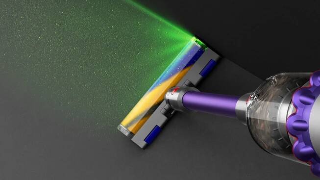 Fotka: Dyson Gen5detect nasvicuje prach zeleným paprskem