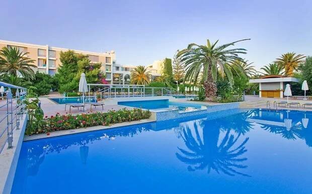 Caravia Beach Hotel