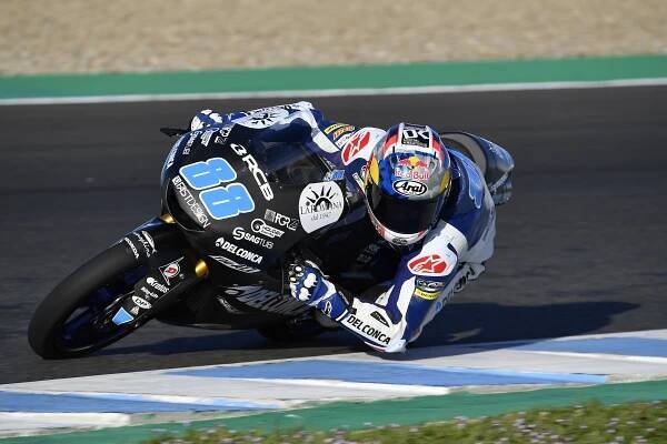 Jorge Martin kraloval v Jerezu Moto3, 22. Kornfeil × Motoforum.cz