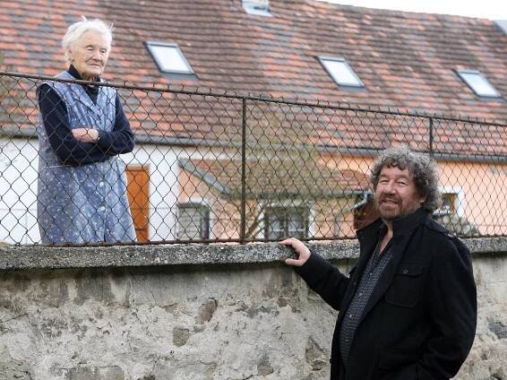 FOTO: Režisér Troška s Marie Pilátová – stránka 111