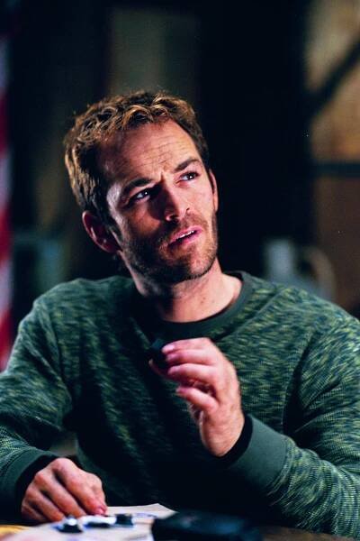 Jeremiah - Things Left Unsaid: Part 2 - Z filmu - Luke Perry