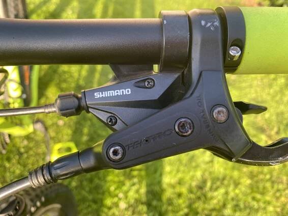 Prodám horské kolo TREK Marlin 5 r. 2020 Vhodný věk 10-14 let. Výbava: převod 3x7 Shimano Tourney, hydraulické brzdy Tektro