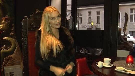 S těmito vlasy se fotila nahá do Playboye: Mesarošová snad s dlouhou hřívou konečně najde pořádného chlapa - Super.cz