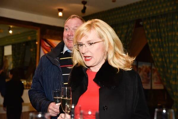 FOTO: Moderátorka Štěpánka Duchková s manželem – stránka 71