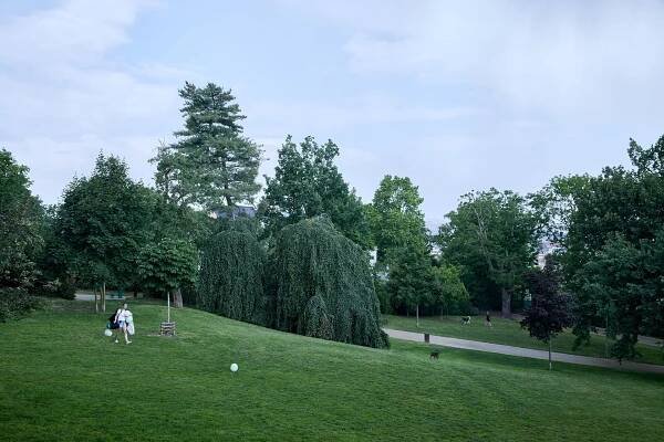 Riegrovy sady nabízejí výhled na Pražský hrad i pivo. Vinohradský park je tu s námi už 120 let | EARCH.cz
