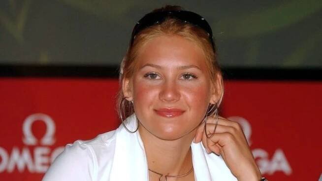Po třech dětech by mohla být hvězdou přehlídkových mol. Anna Kurnikovová si zachovává dívčí vzhled i ve 40 letech