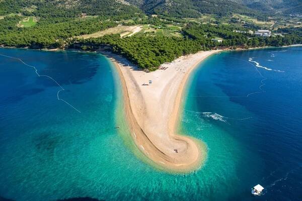 Zlatni rat: oblázková pláž, která mění tvar | Slevomat.cz